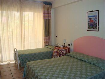 B&B La Grotta Sant'Alessio Siculo Luaran gambar